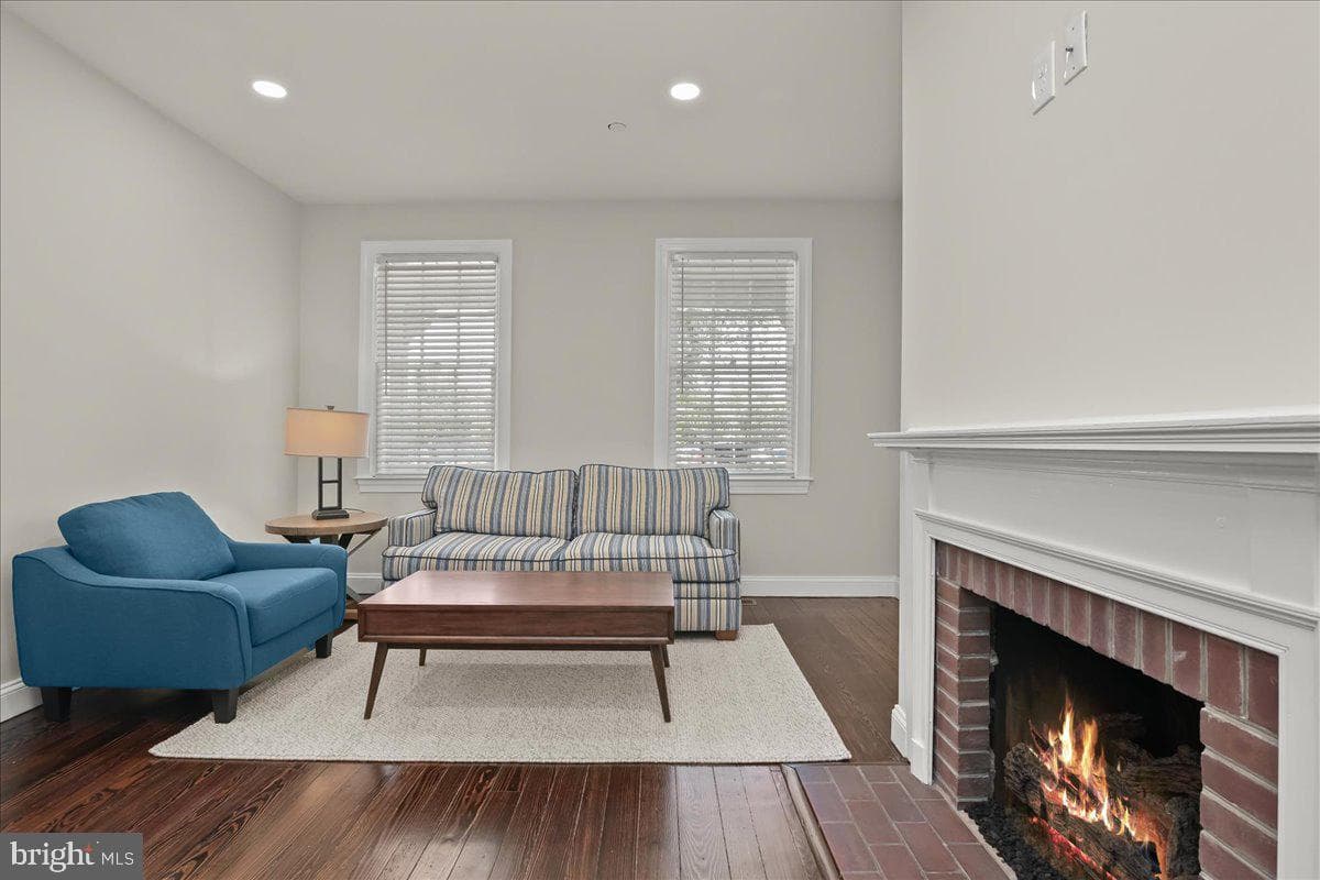 140 S Washington Street photo 42