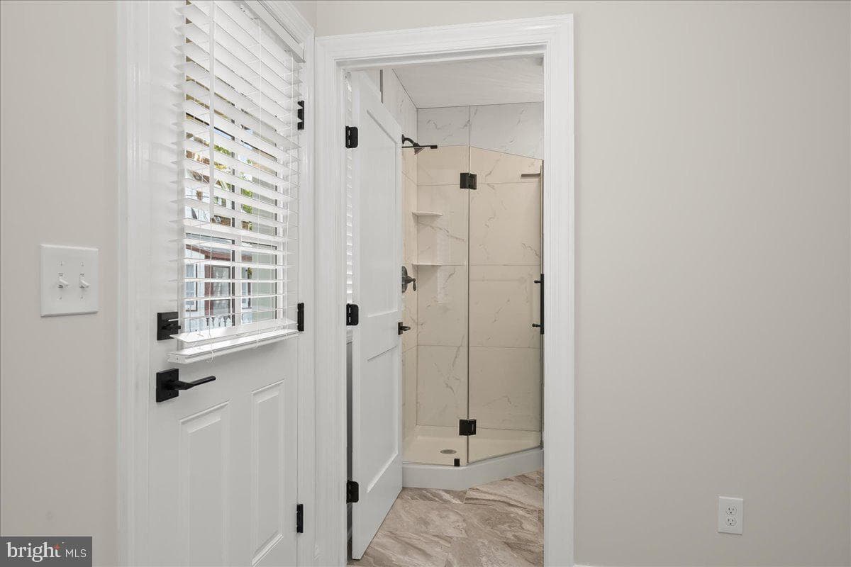 140 S Washington Street photo 61