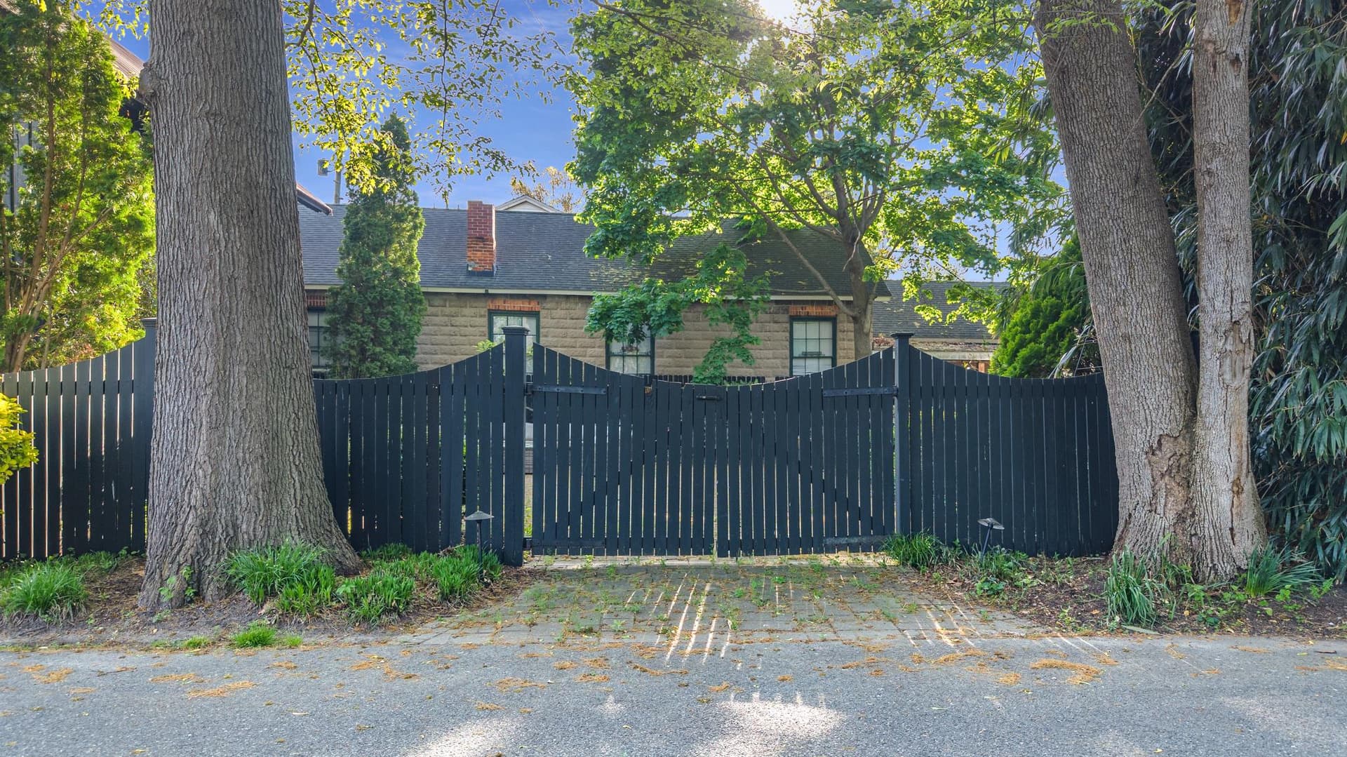 209 Goldsborough Street photo 36