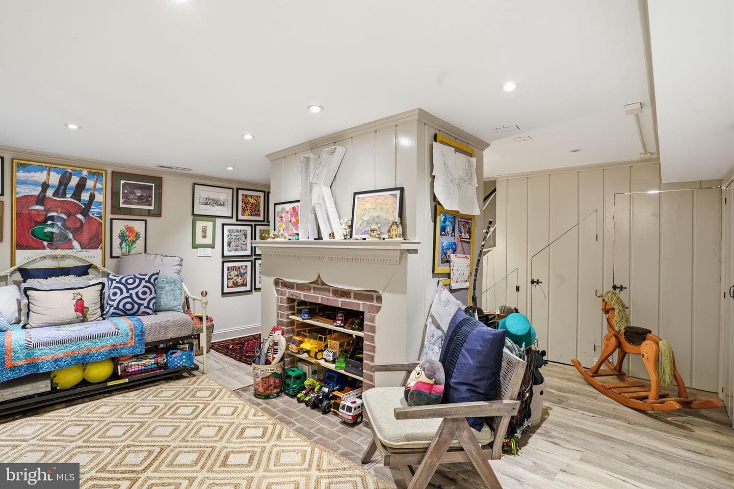 209 Goldsborough Street photo 9