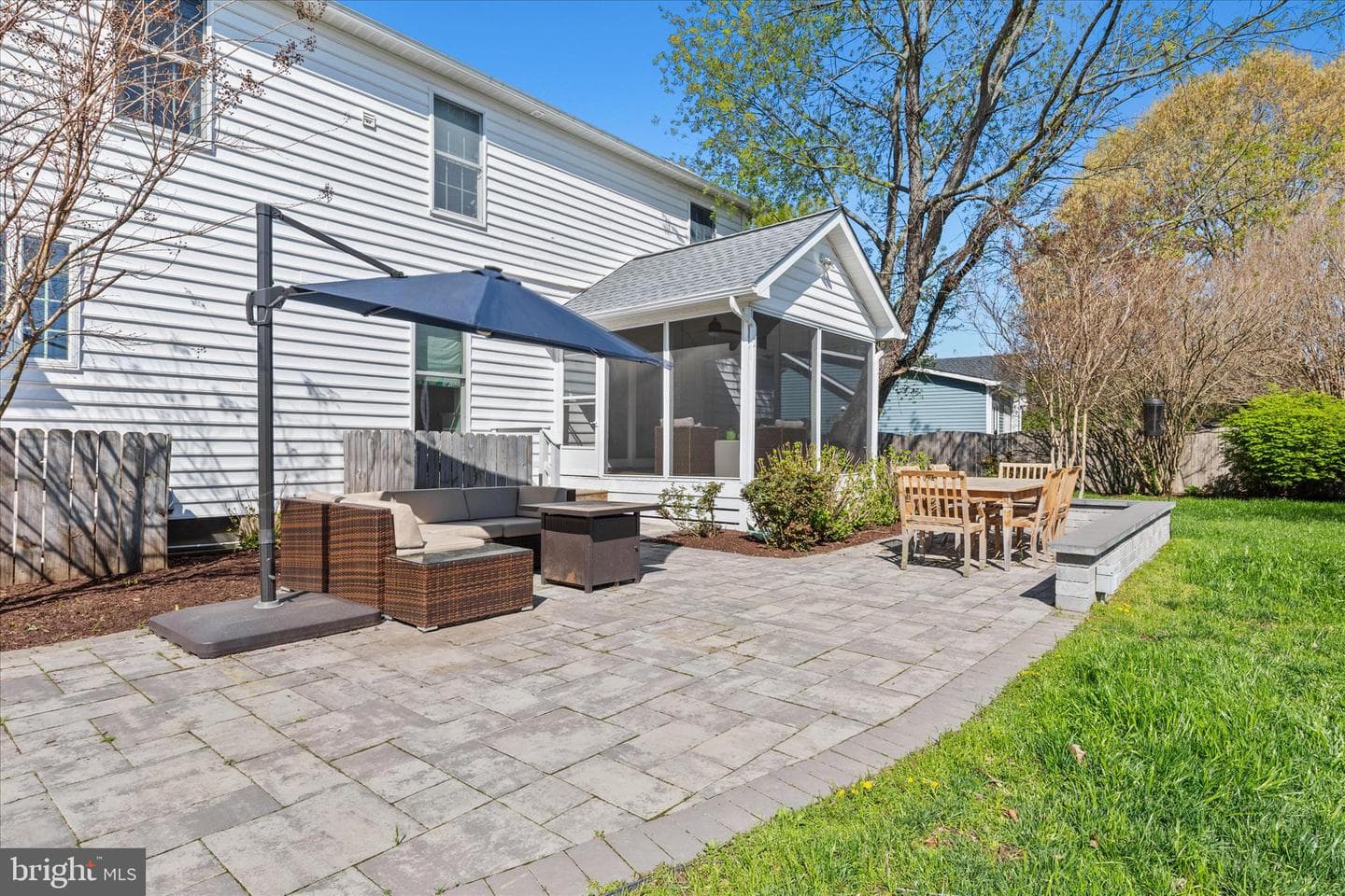 53 Londonderry Drive photo 46