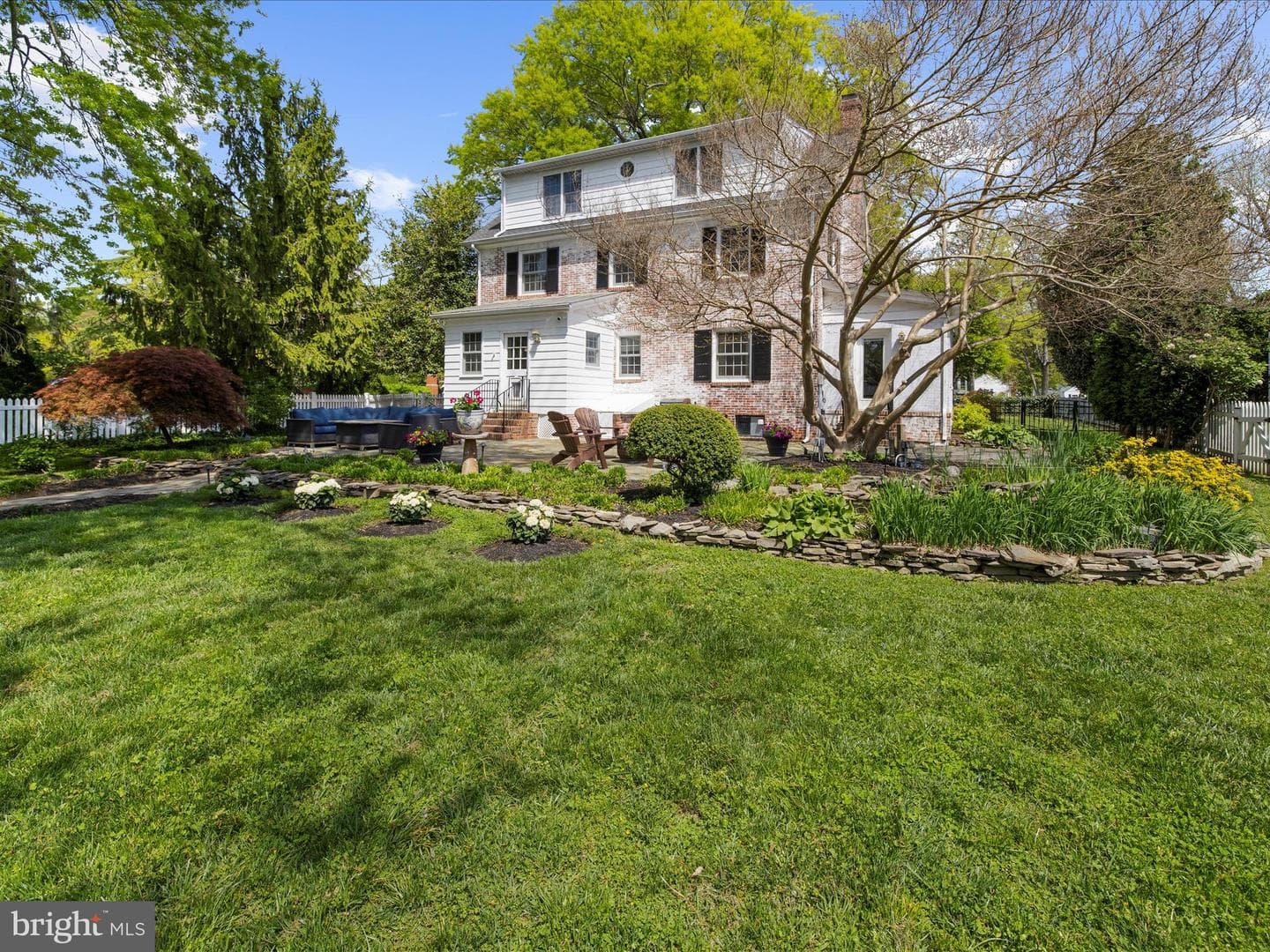 301 Washington Street S photo 34