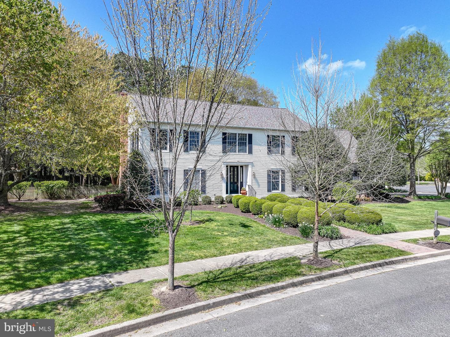 31 Londonderry Drive photo 3