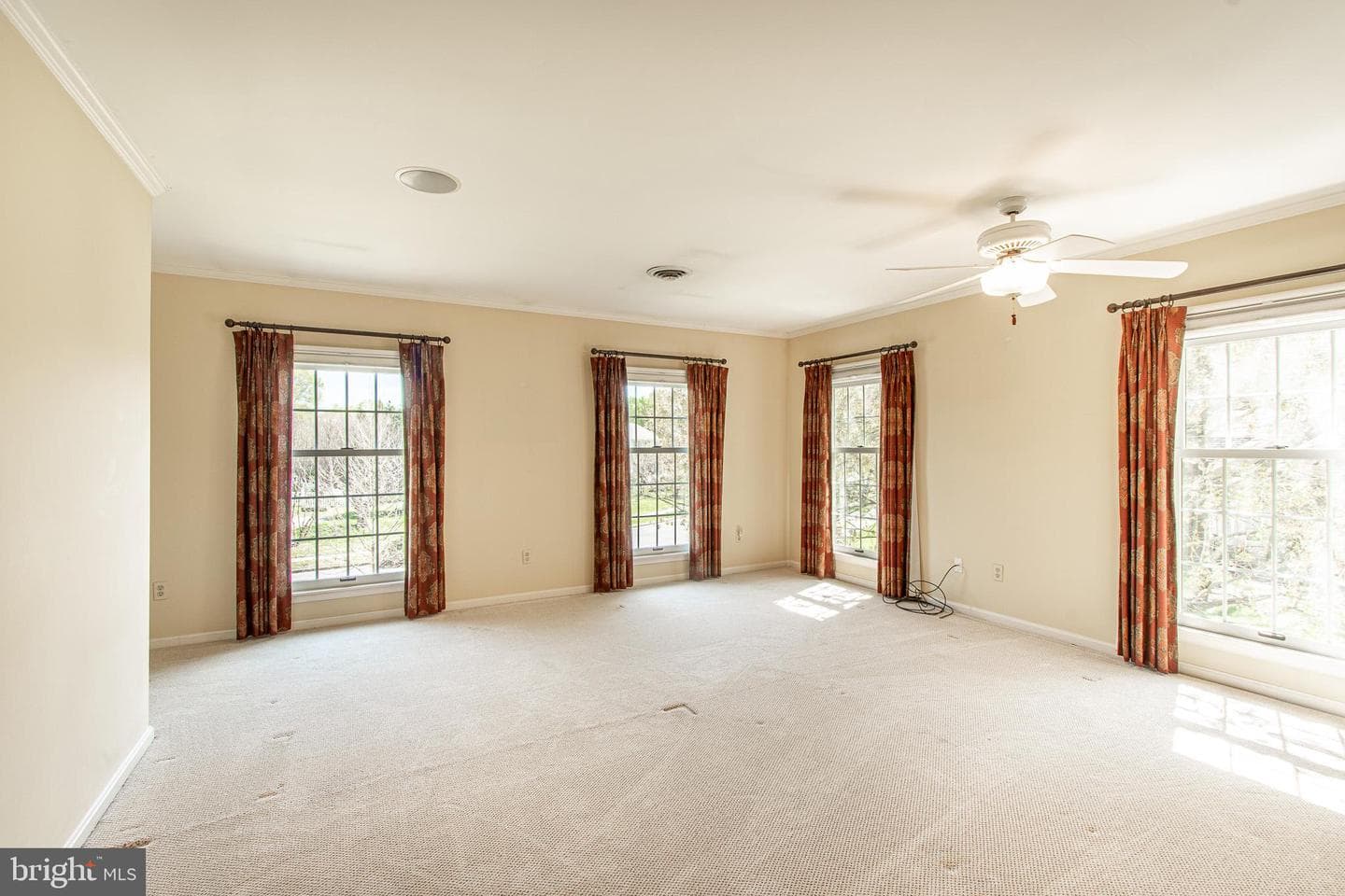 31 Londonderry Drive photo 34