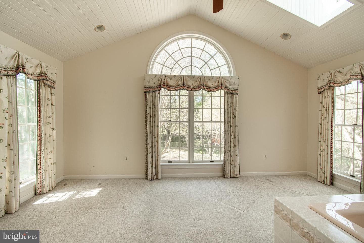 31 Londonderry Drive photo 41