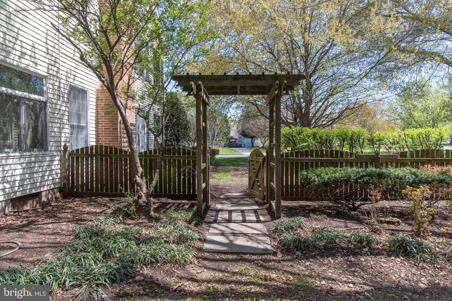 31 Londonderry Drive photo 45