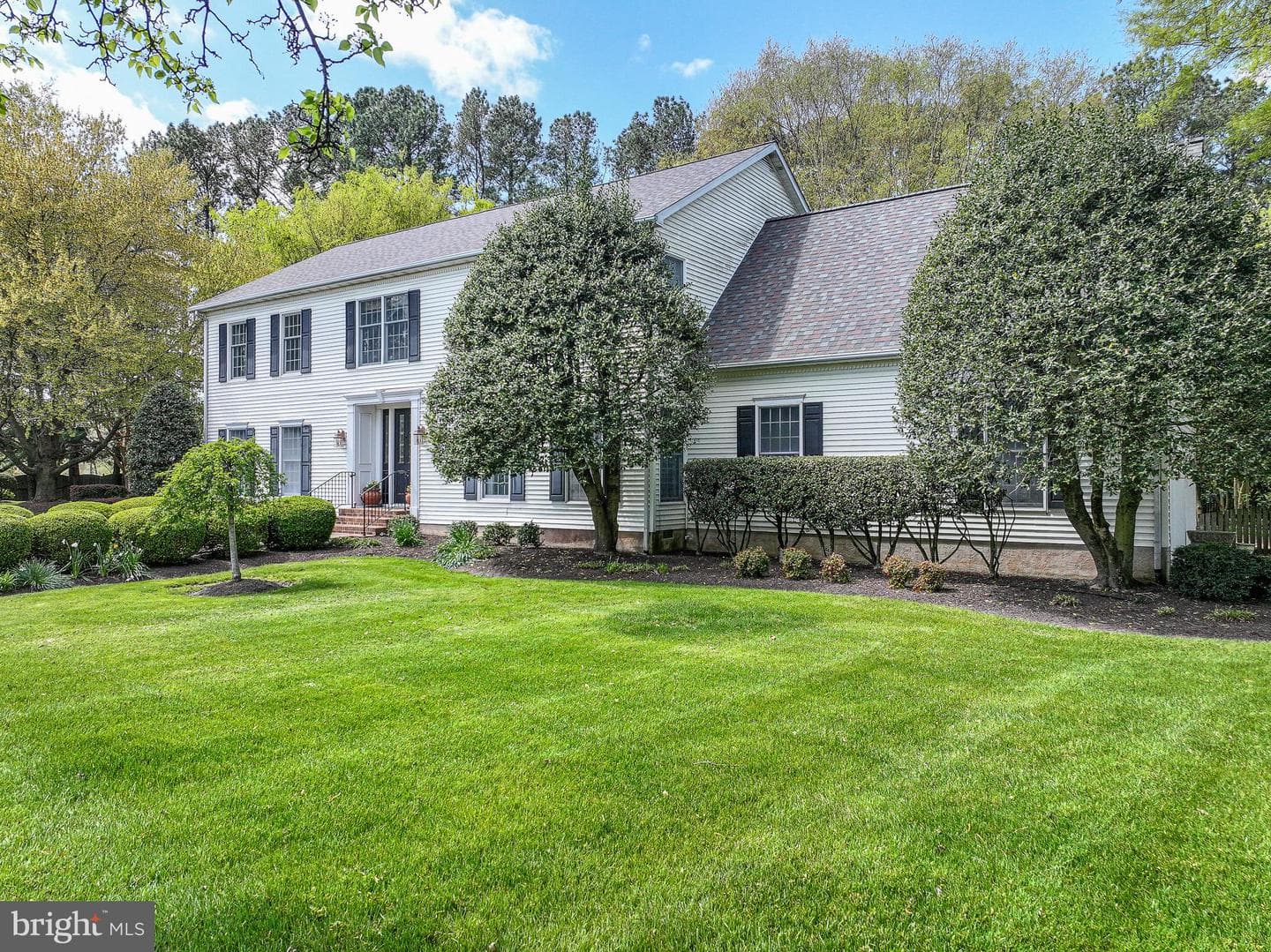 31 Londonderry Drive photo 60