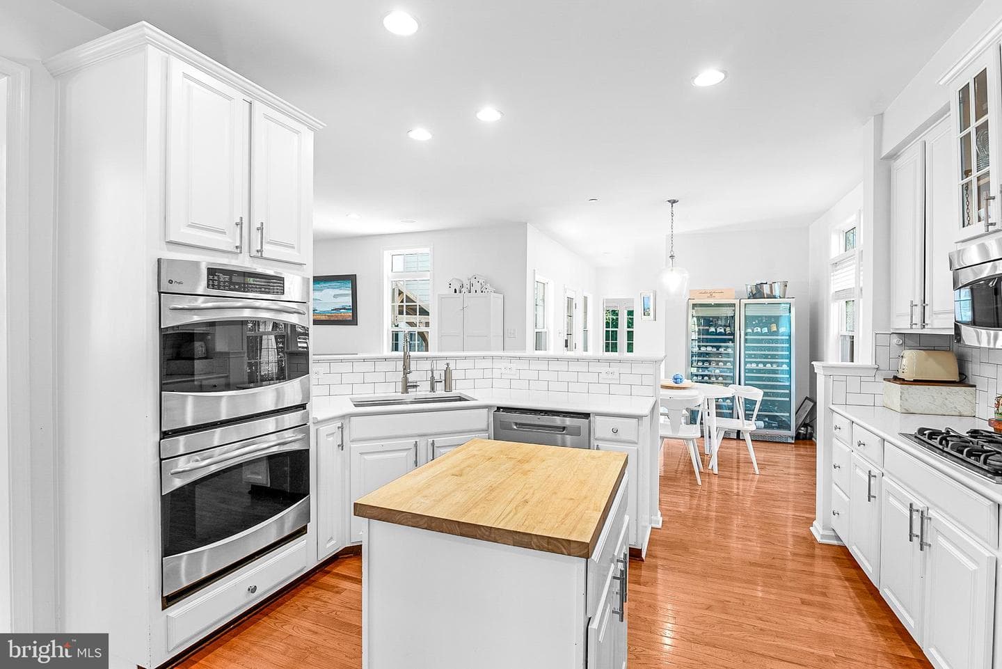 8020 Easton Village Drive photo 4
