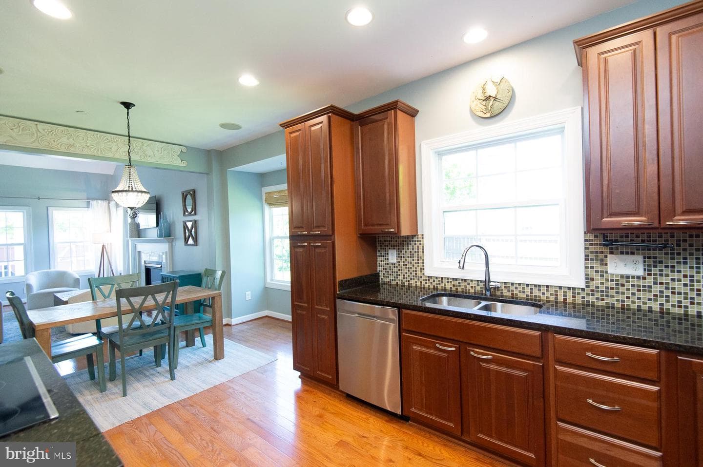 28288 Hemmersley Street photo 12