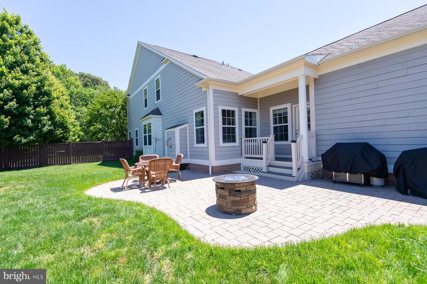 28288 Hemmersley Street photo 4