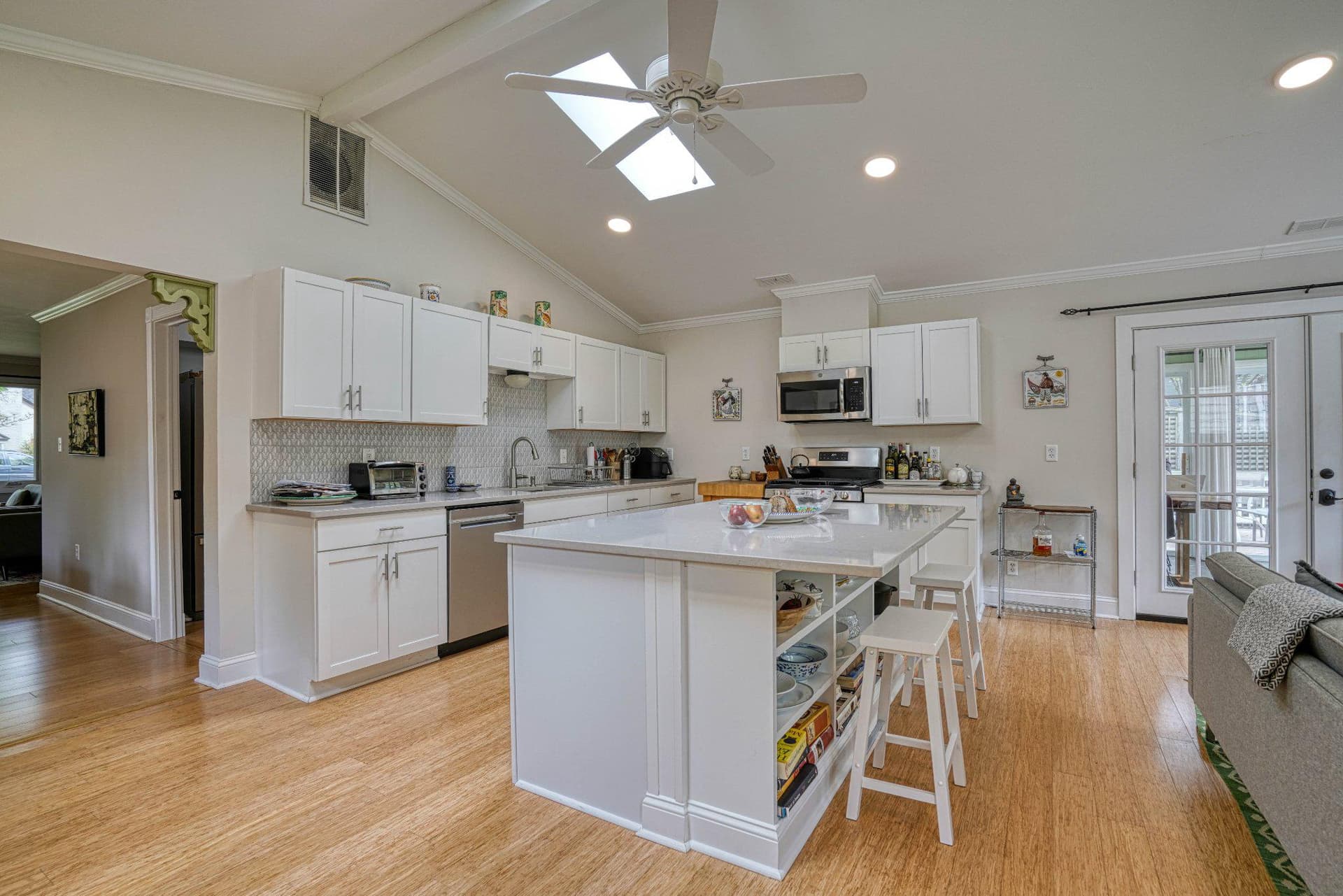 306 W Oak Avenue photo 16