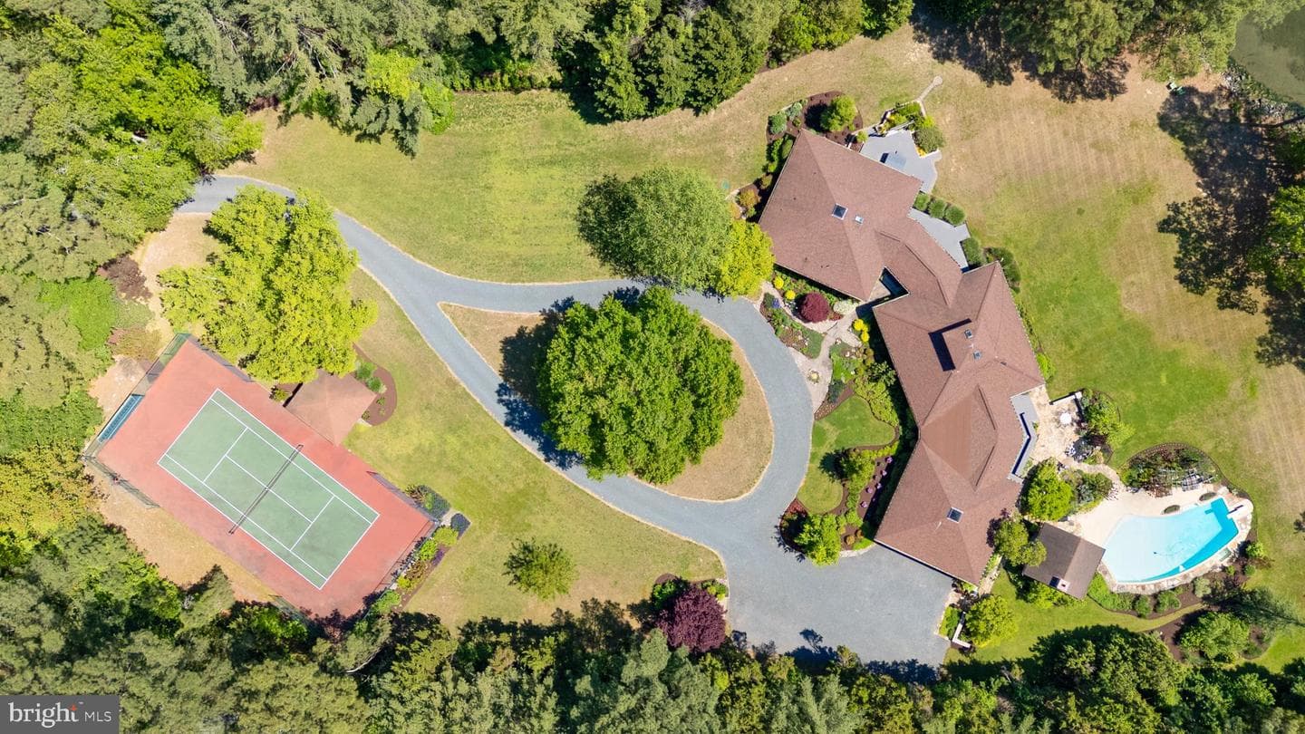 6906 Travelers Rest Circle photo 5