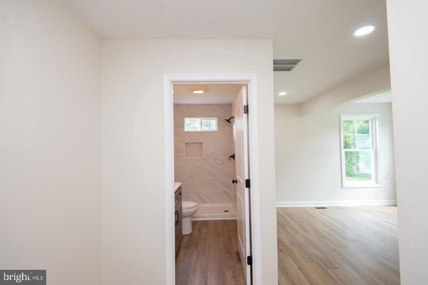 66 Johnson Street photo 15