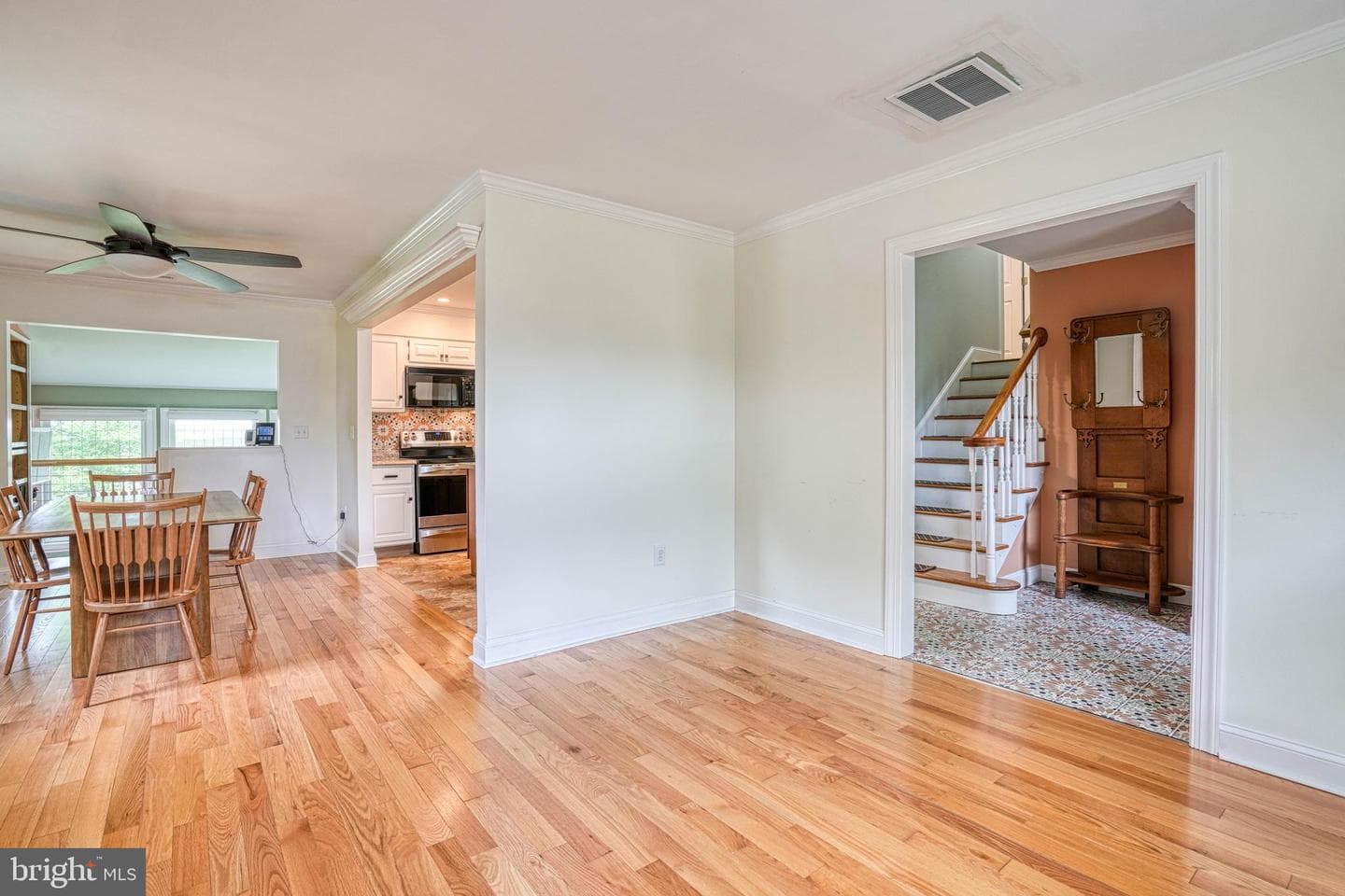 504 Bainbridge Place photo 12