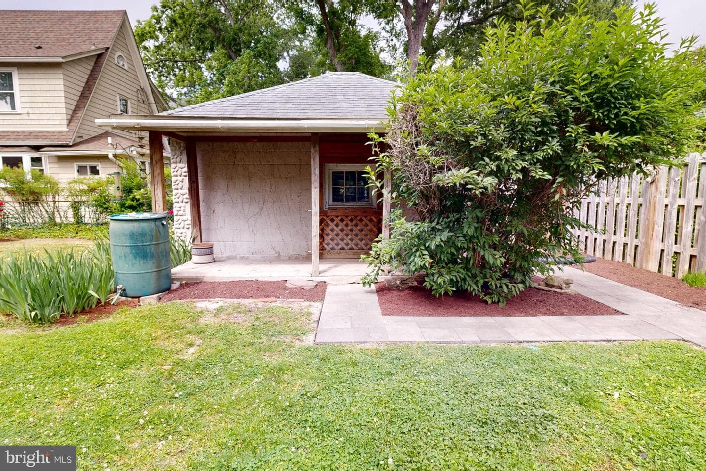 229 S Aurora Street photo 33