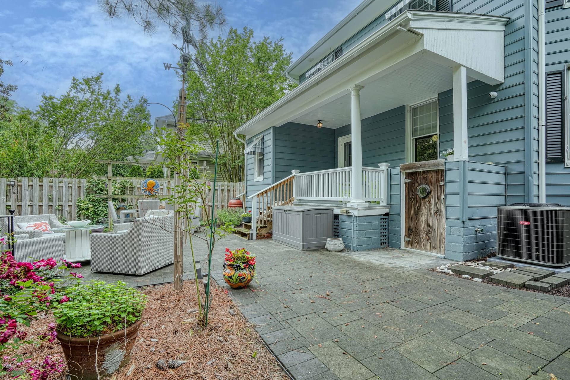 229 S Aurora Street photo 67