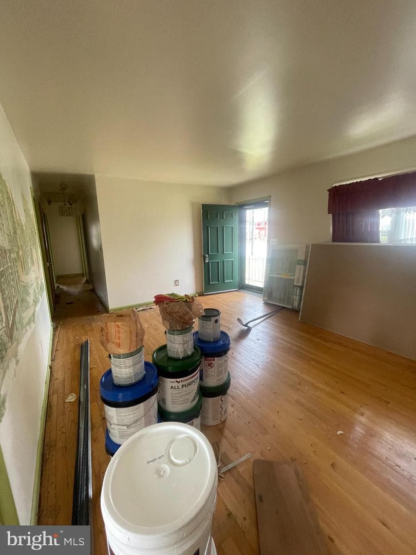 28 Clay St photo 7