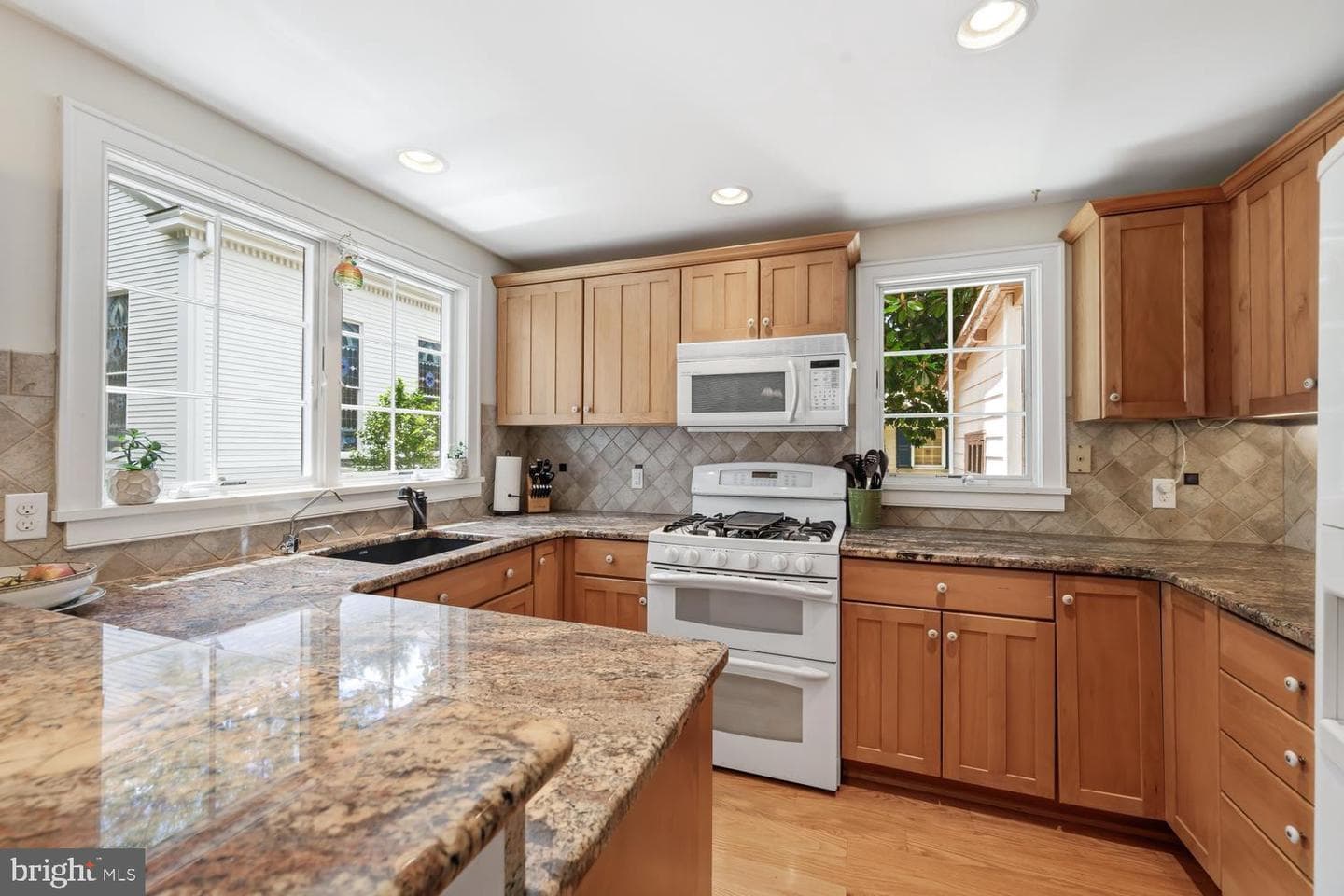 228 South Street photo 18