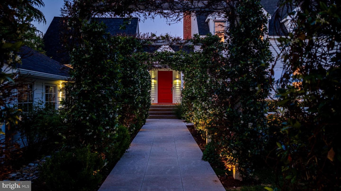 208 Factory Street photo 71