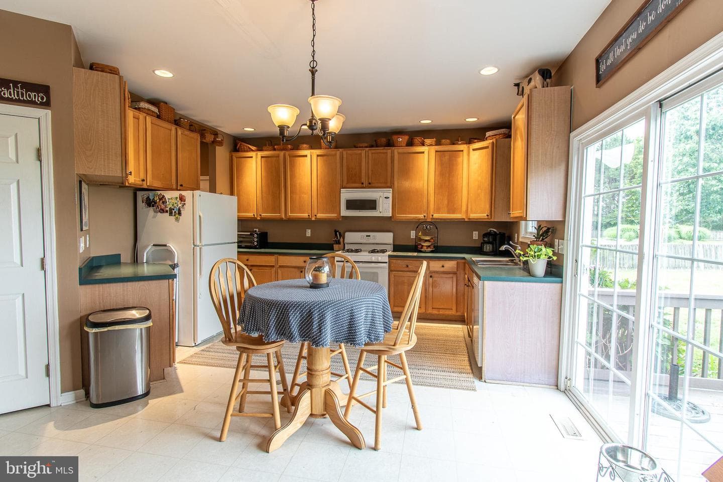 8804 Roundhouse Cir photo 12