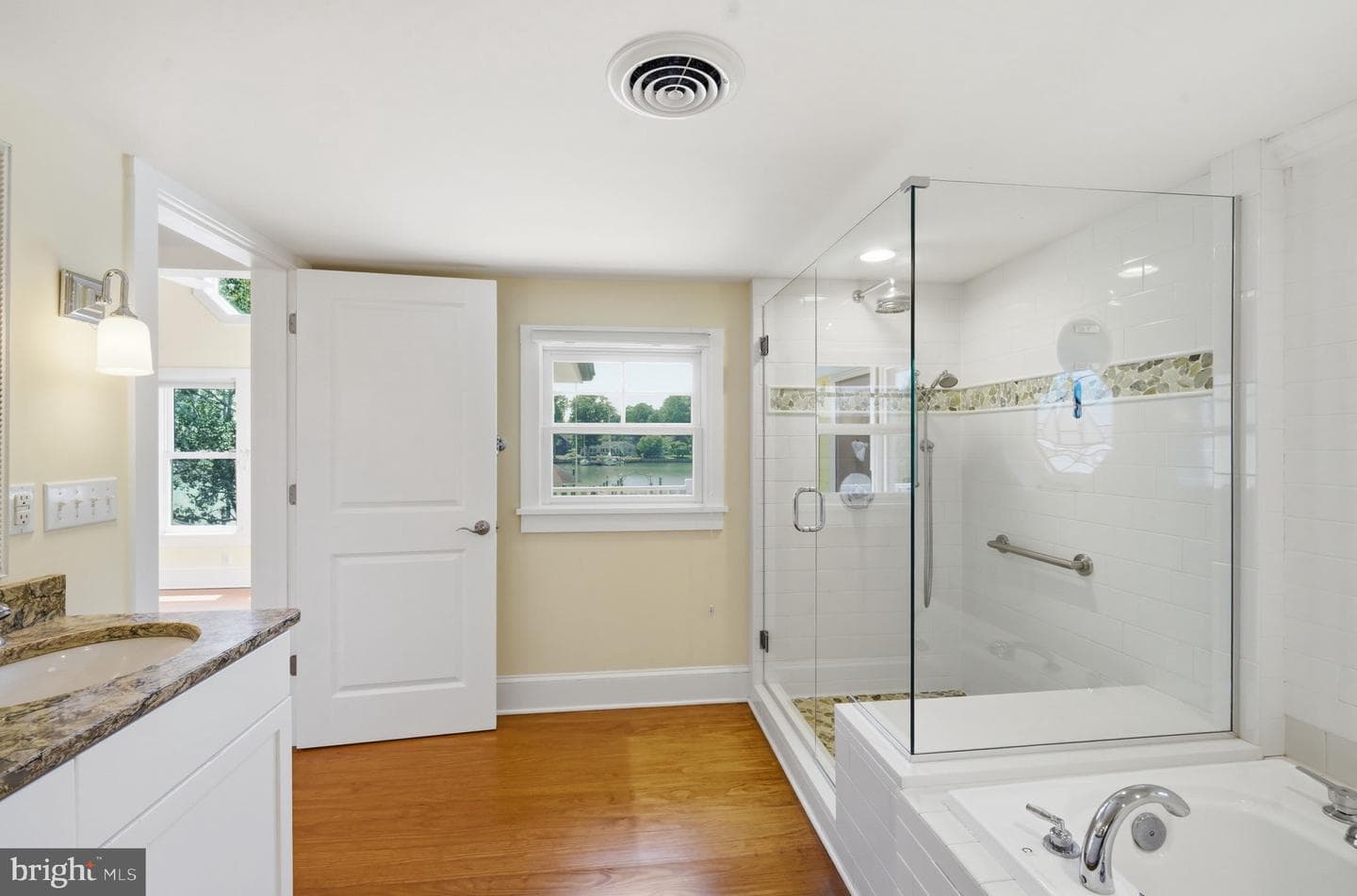 104 Myrtle Street photo 34