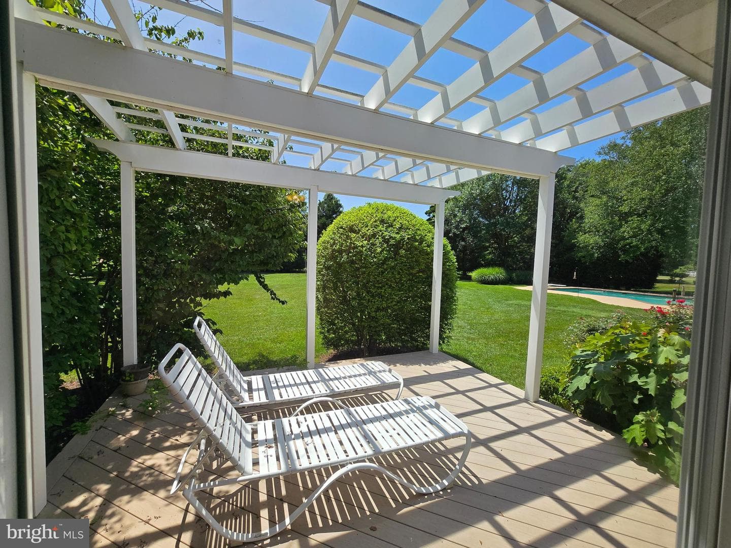 28091 Oaklands Circle photo 34