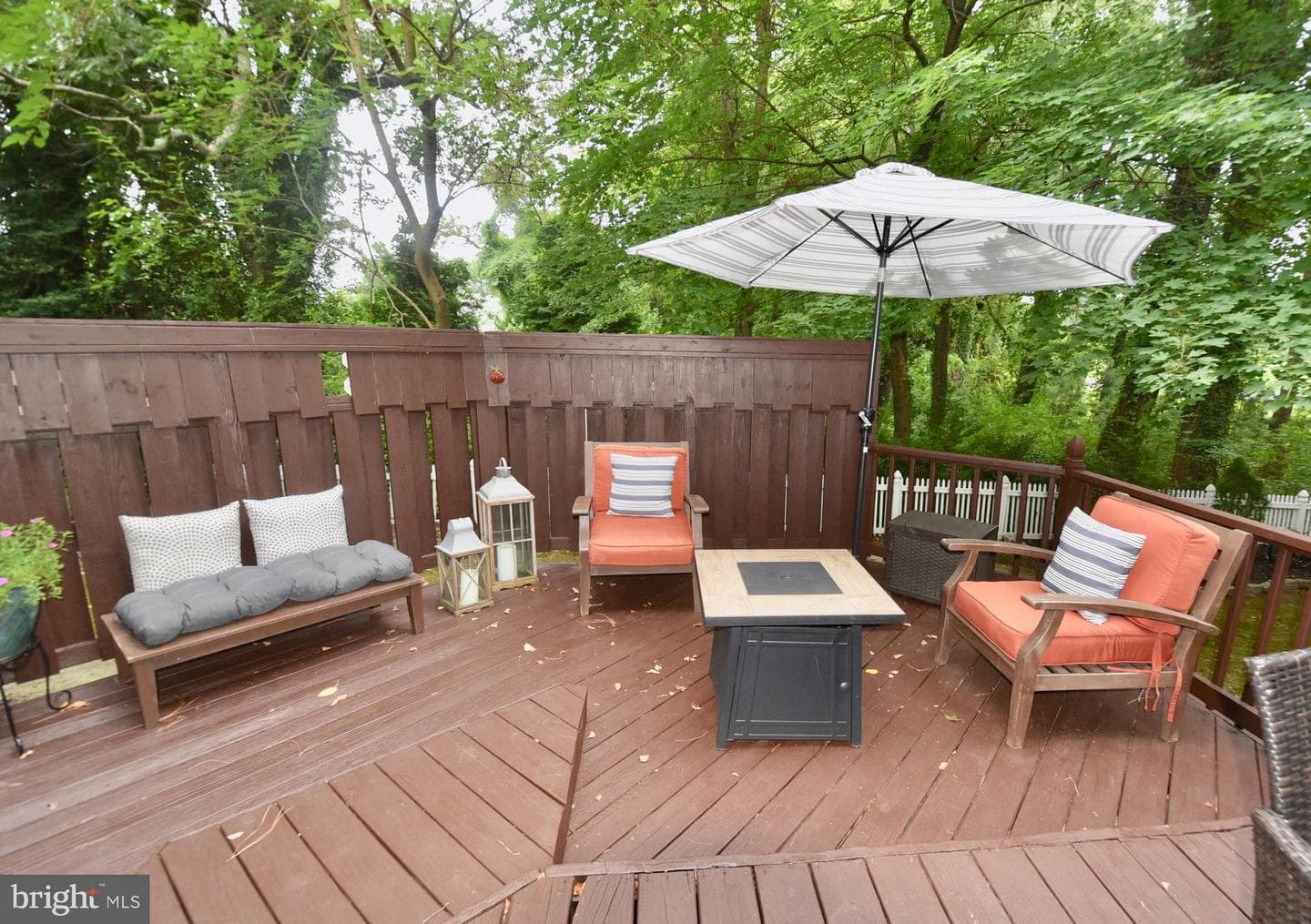 11 Londonderry Drive photo 39