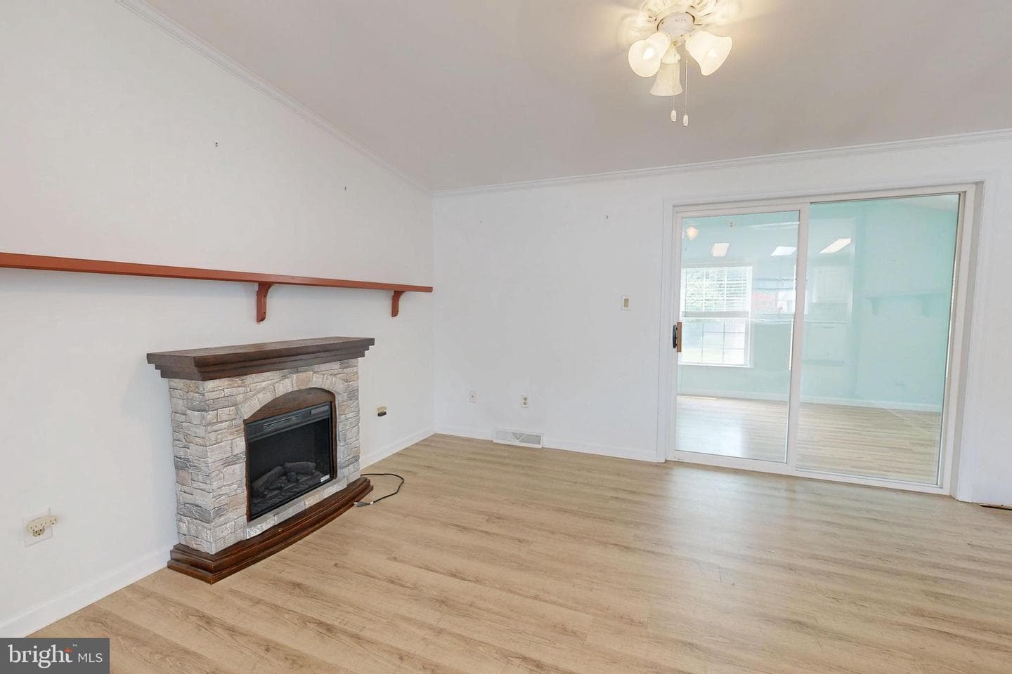 1 Victoria Court photo 9