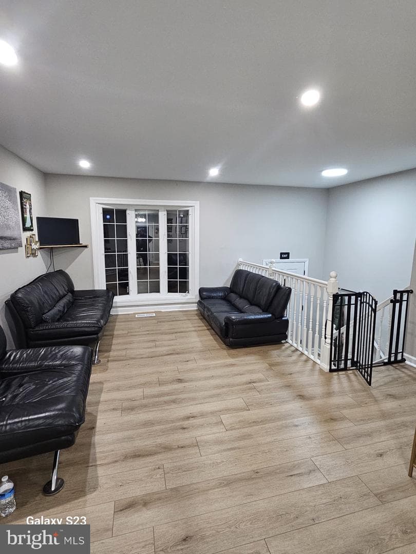 1328 Outer Drive photo 22