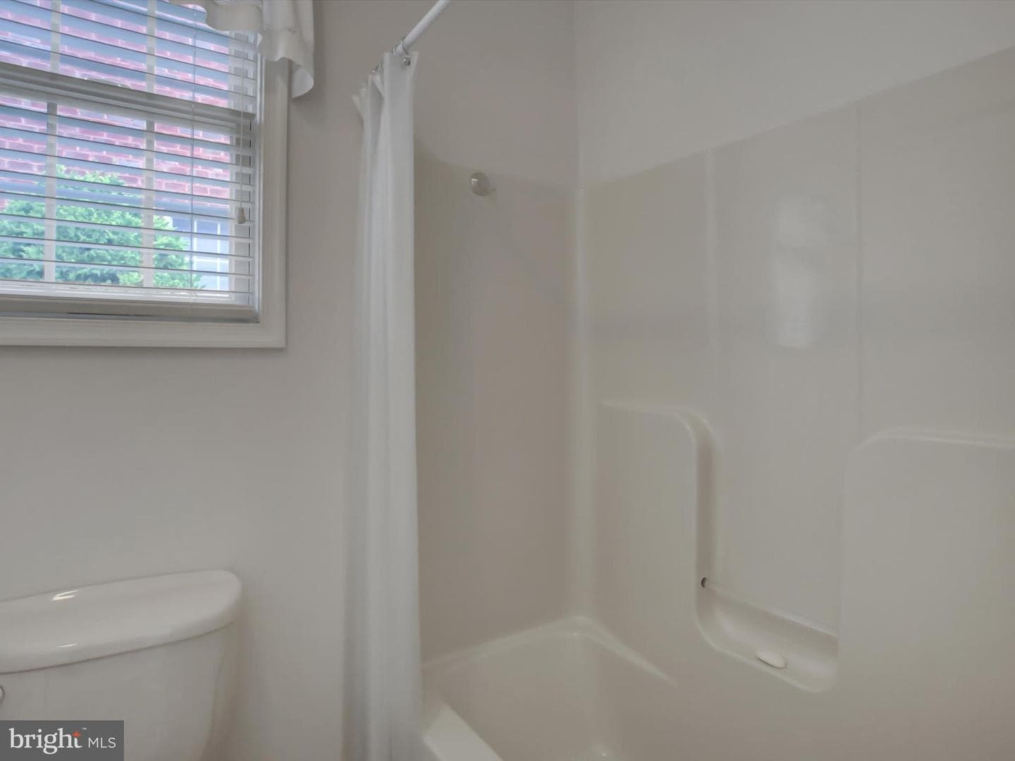 618 Trafalgar Drive photo 17
