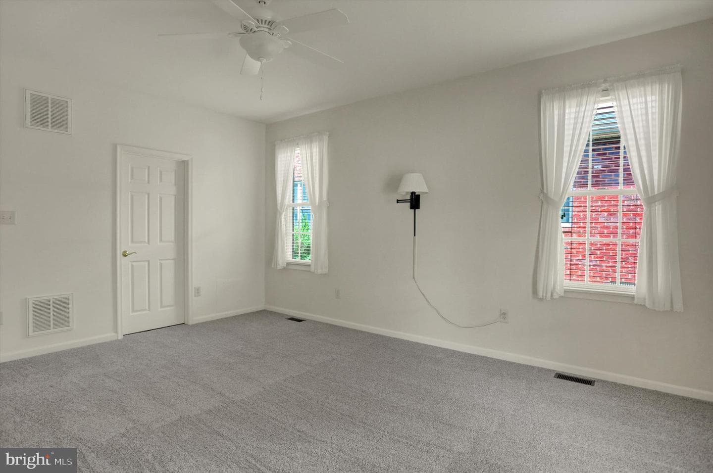 618 Trafalgar Drive photo 21