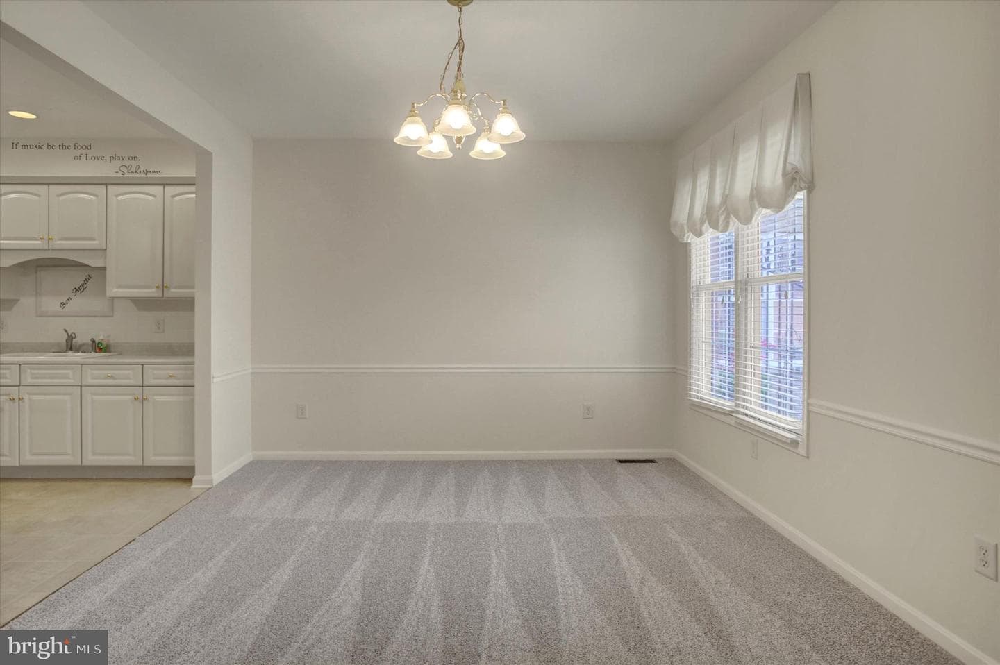 618 Trafalgar Drive photo 7