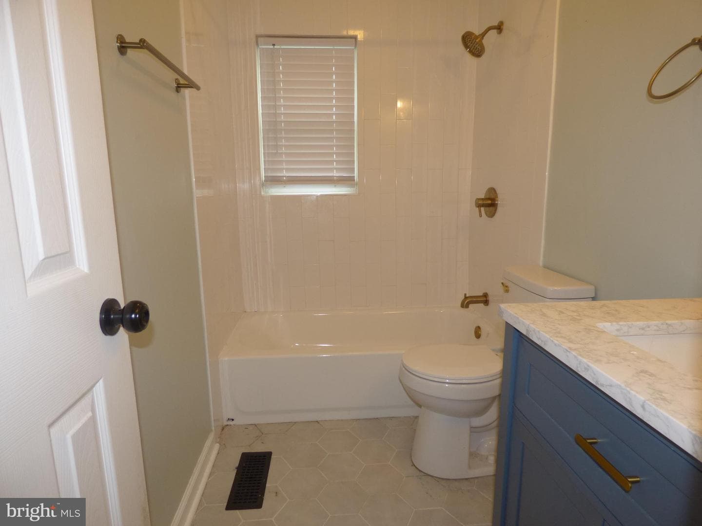 1181 Wayne Avenue photo 8