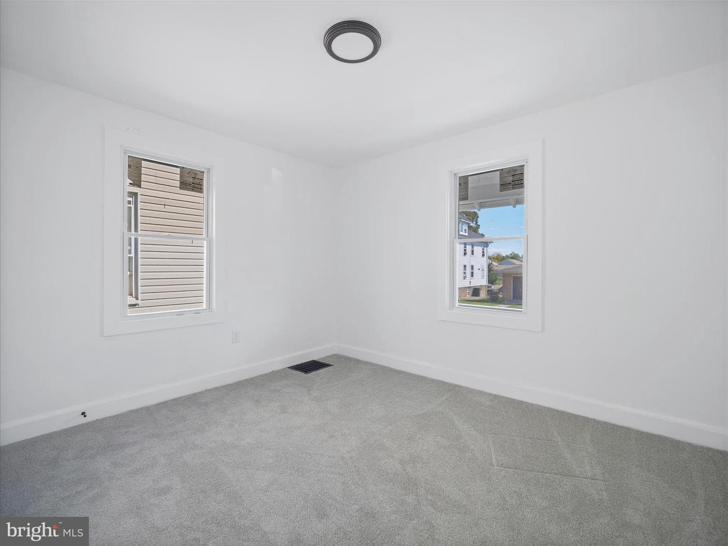 541 Guilford Avenue photo 15