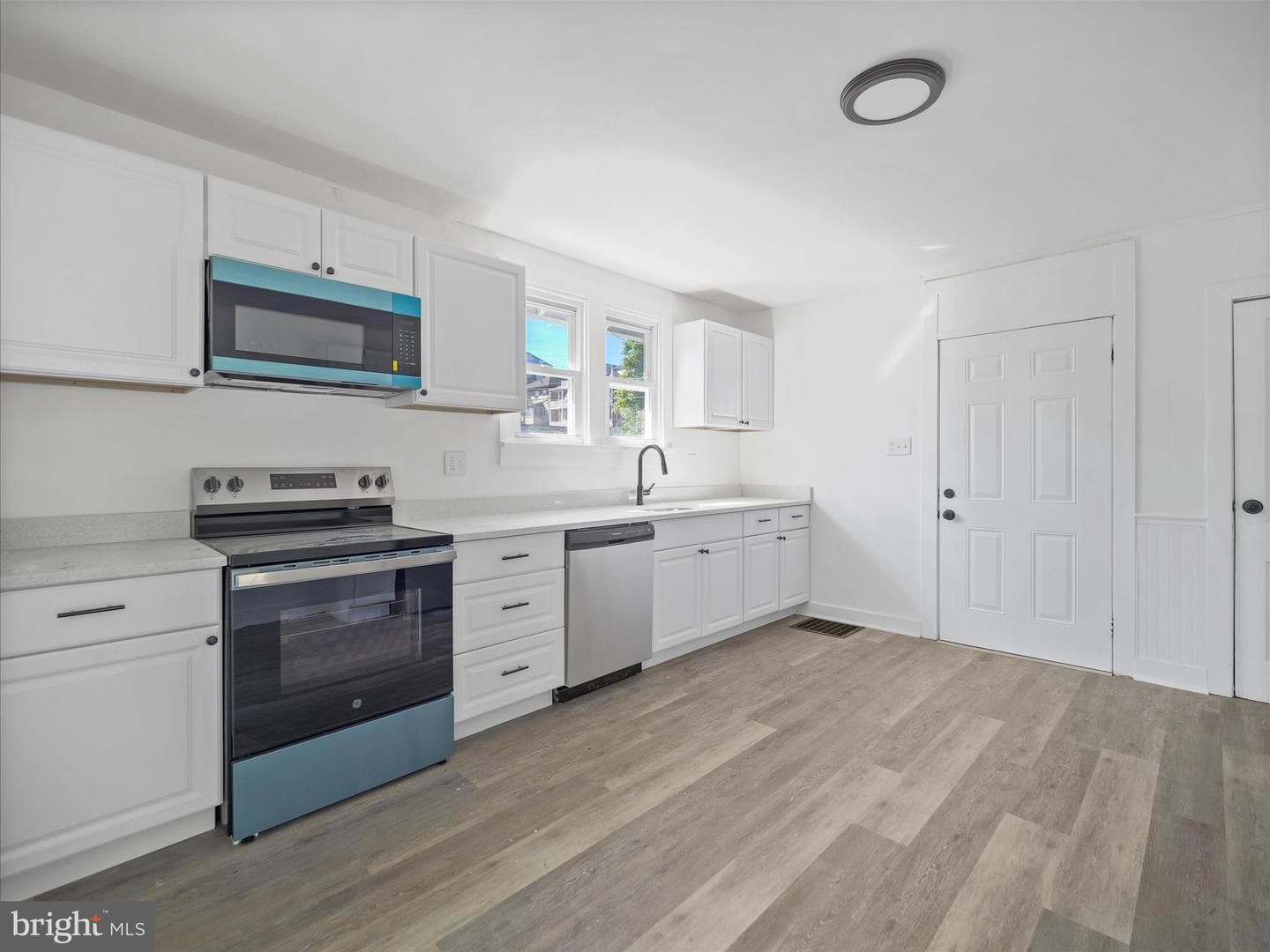 541 Guilford Avenue photo 5