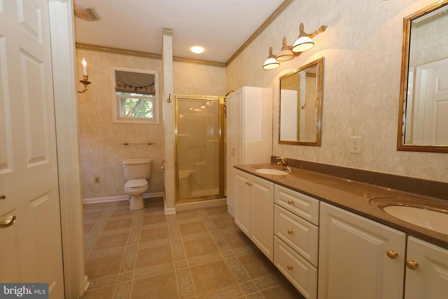 650 Trafalgar Drive photo 11