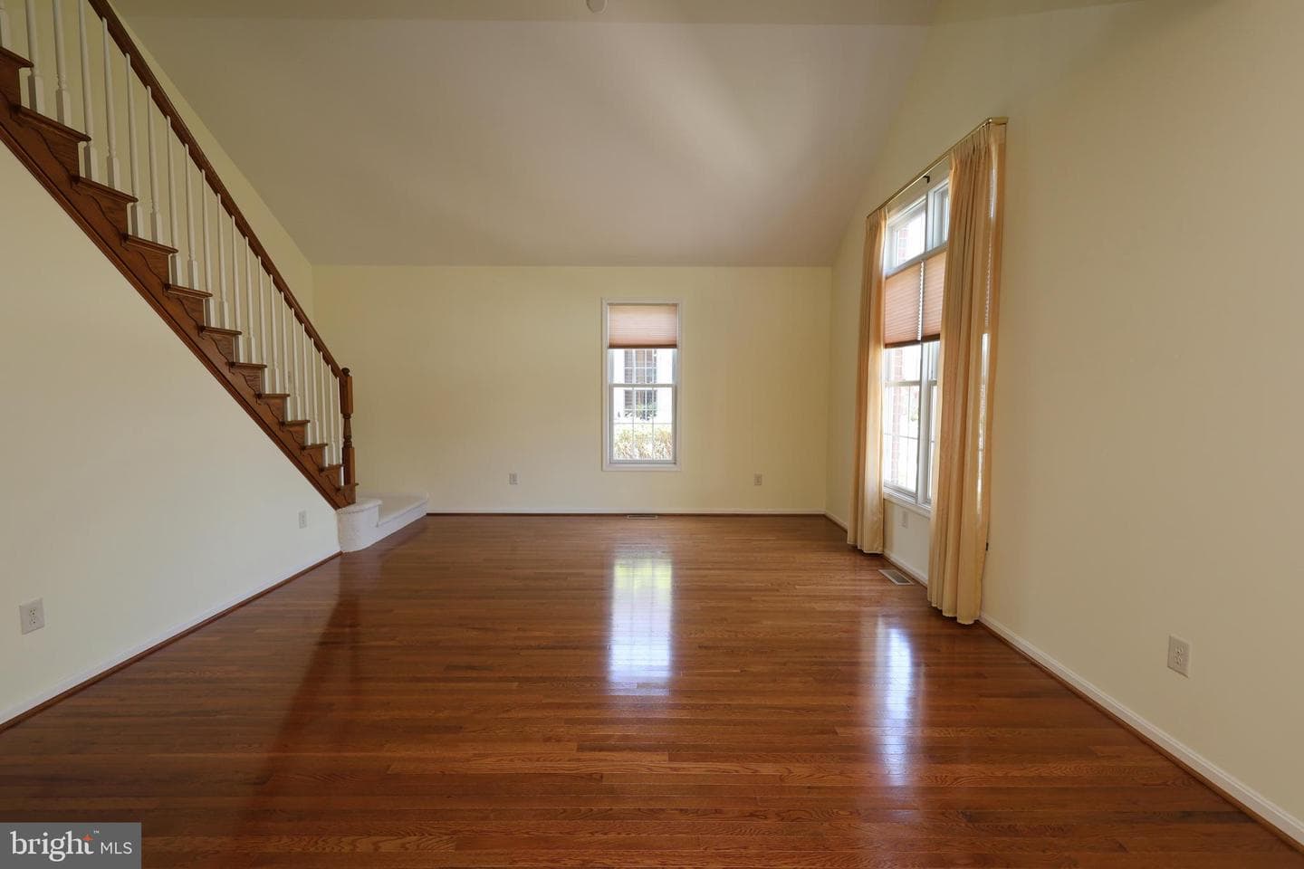 650 Trafalgar Drive photo 3
