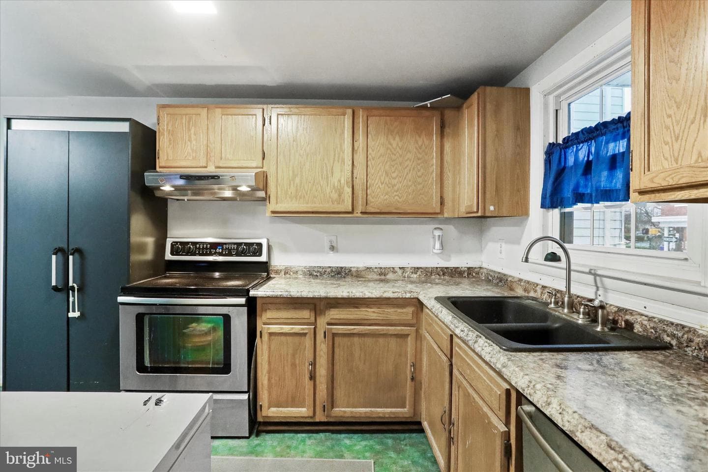 142 East Avenue photo 19