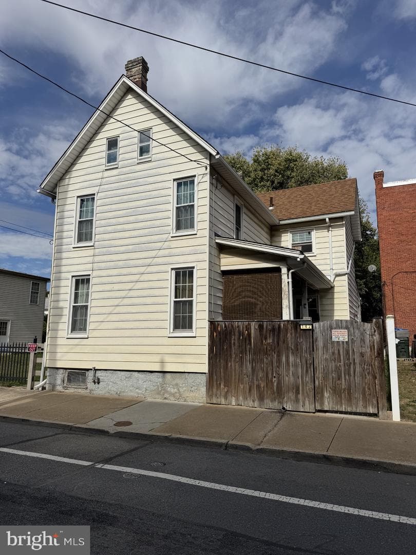 142 East Avenue photo 2