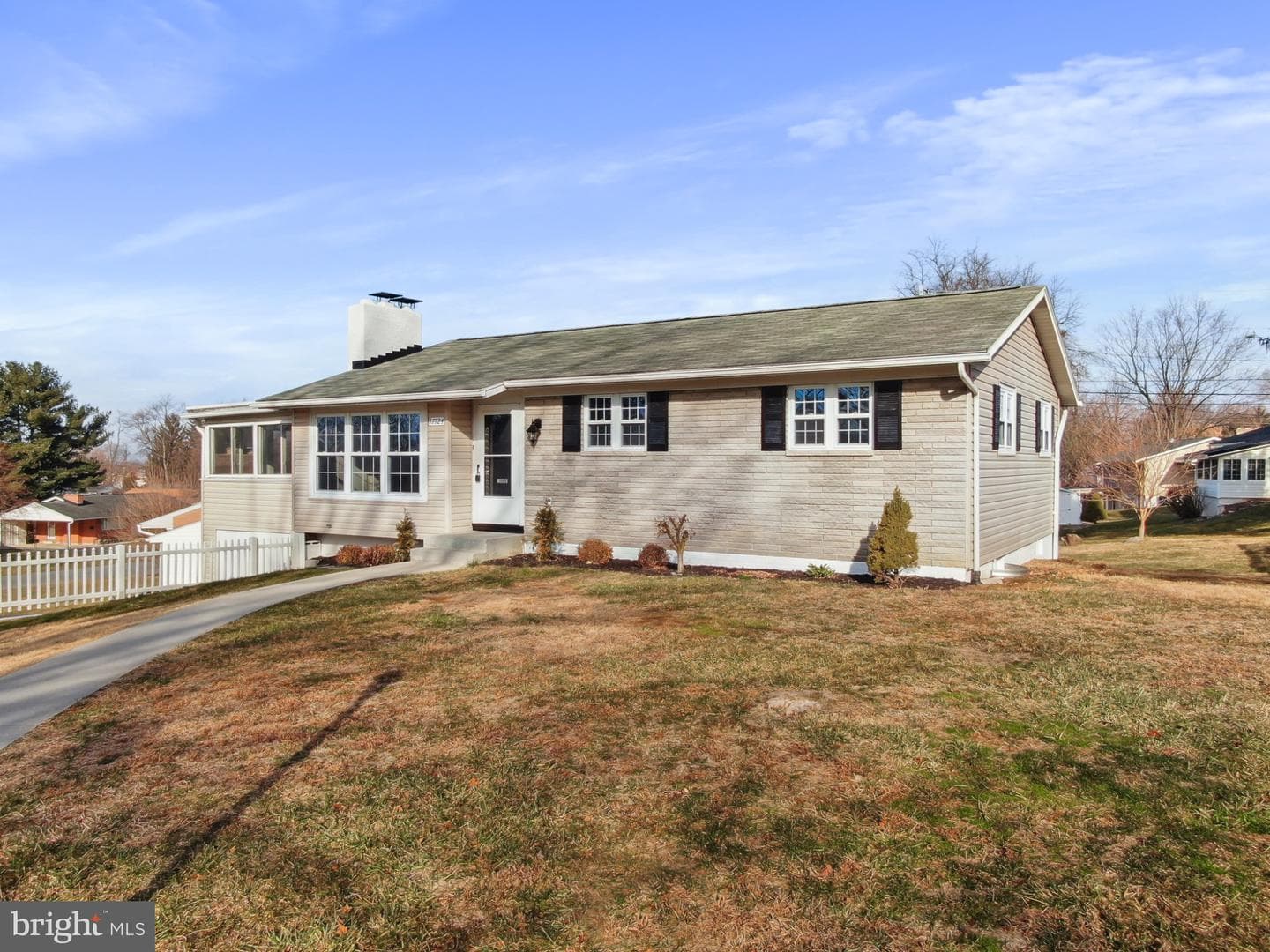 17724 Timberlane photo 3