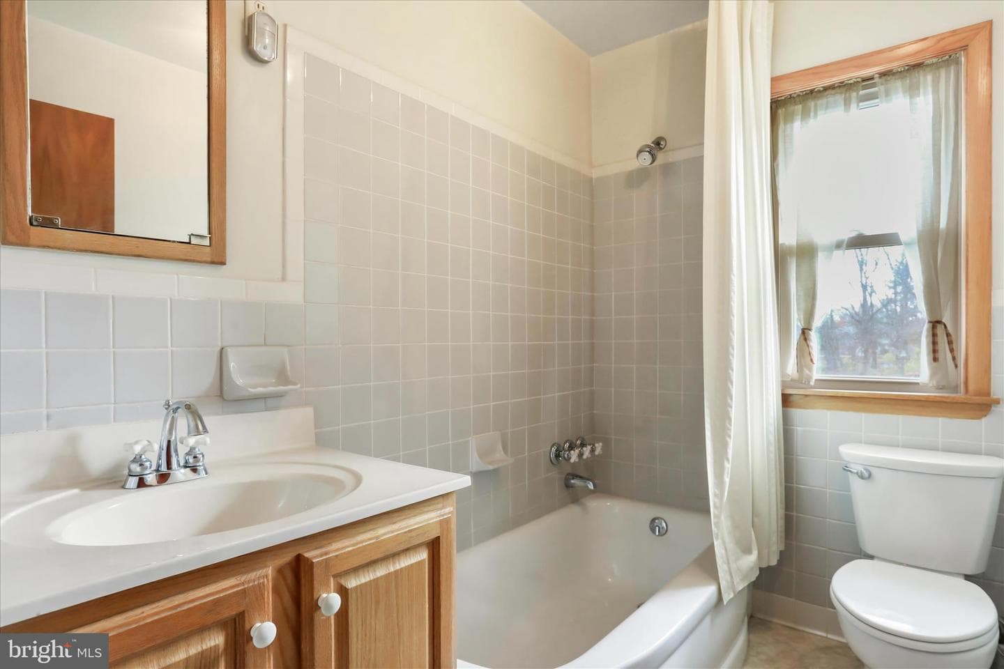 18531 Kent Avenue photo 17