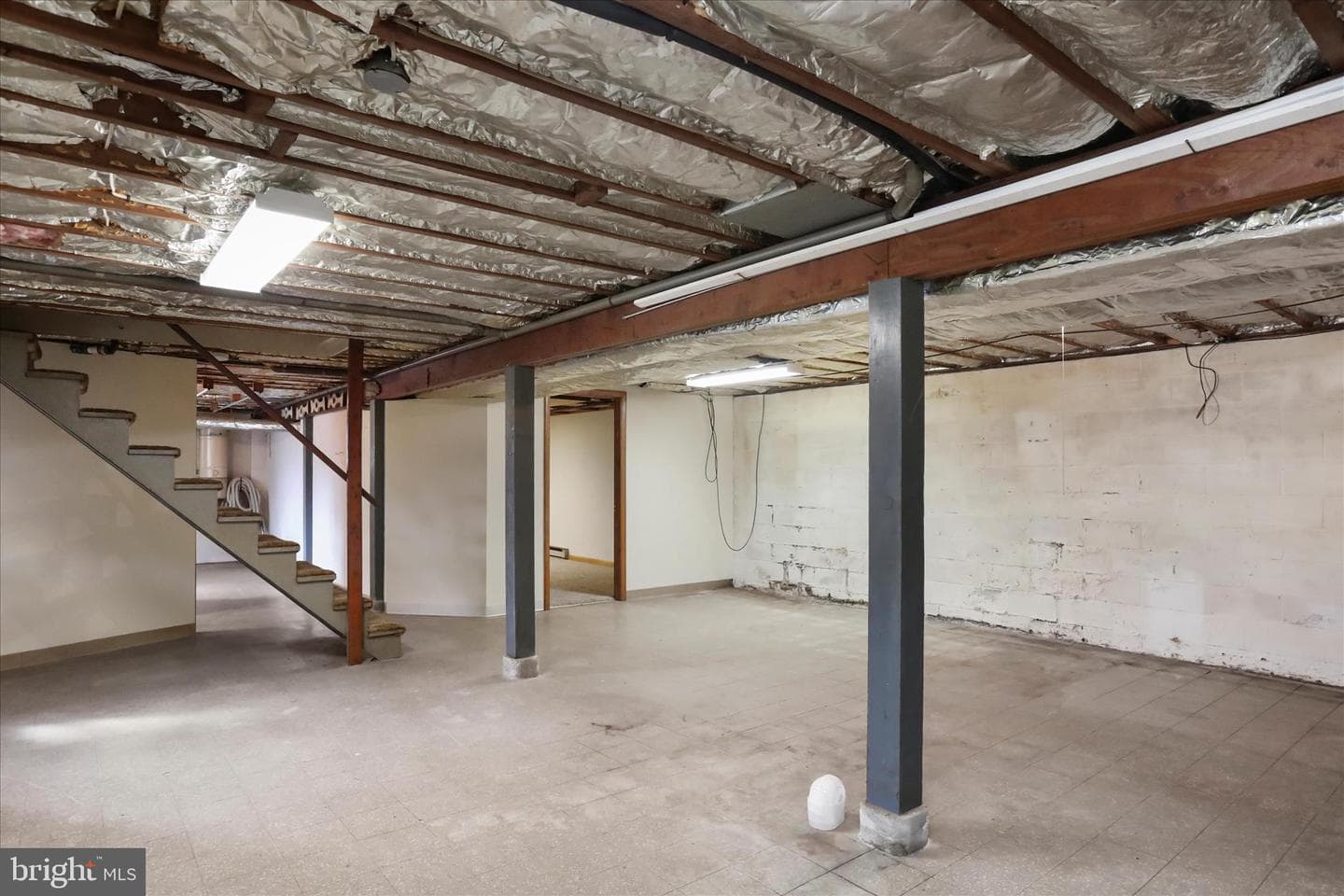 18531 Kent Avenue photo 25