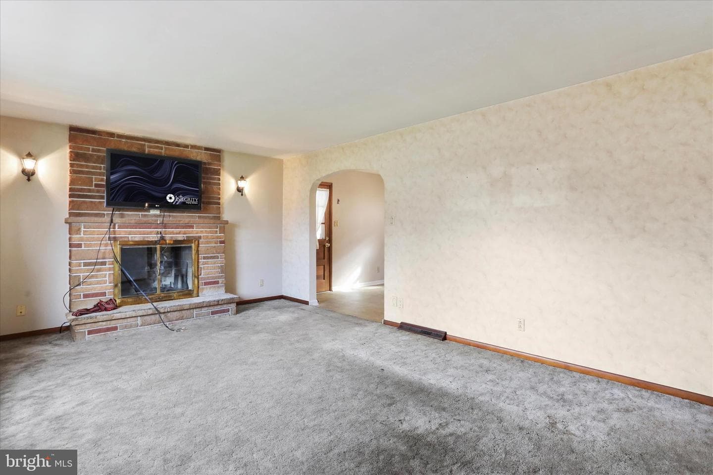 18531 Kent Avenue photo 9