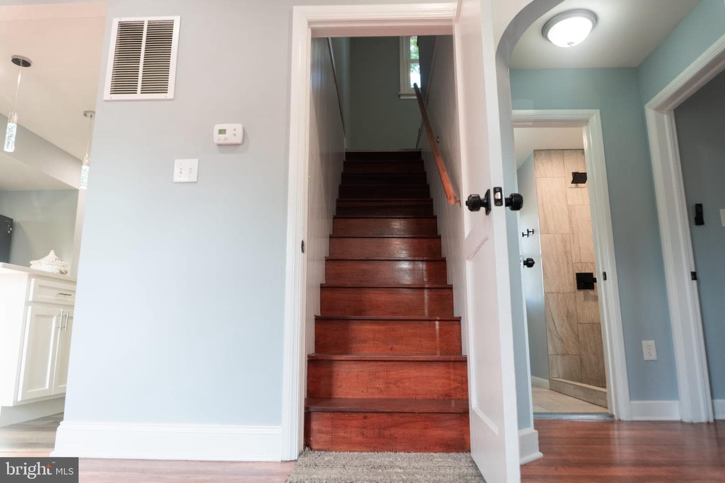 842 Guilford Avenue photo 9