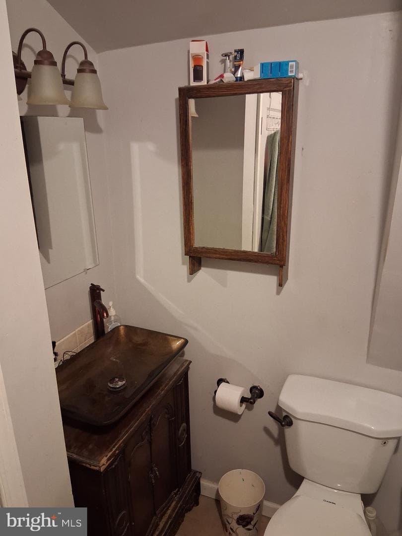 446 Stratford Avenue photo 6