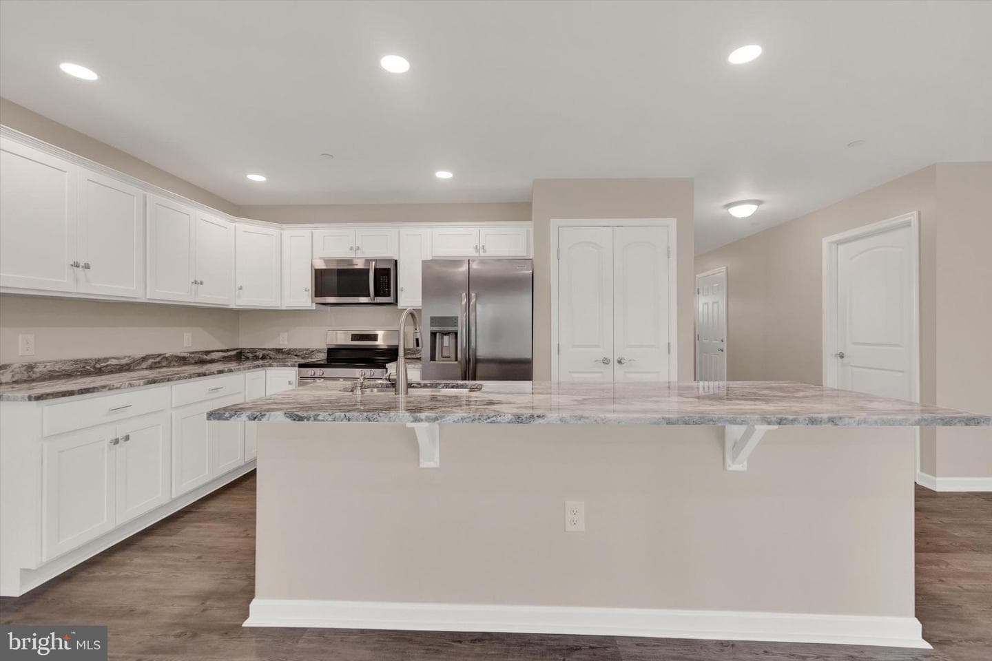 13948 Patriot Way photo 4