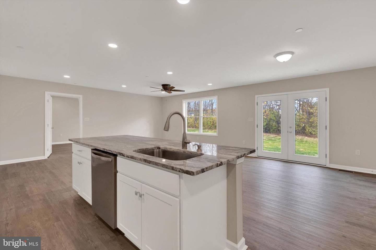 13948 Patriot Way photo 5