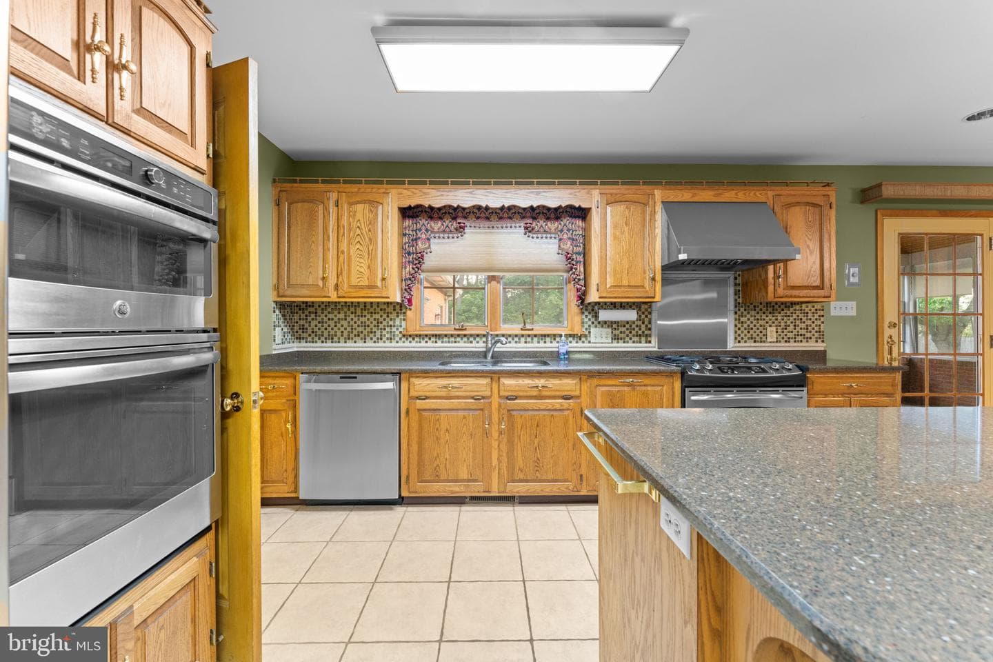 18903 Manchester Drive photo 23