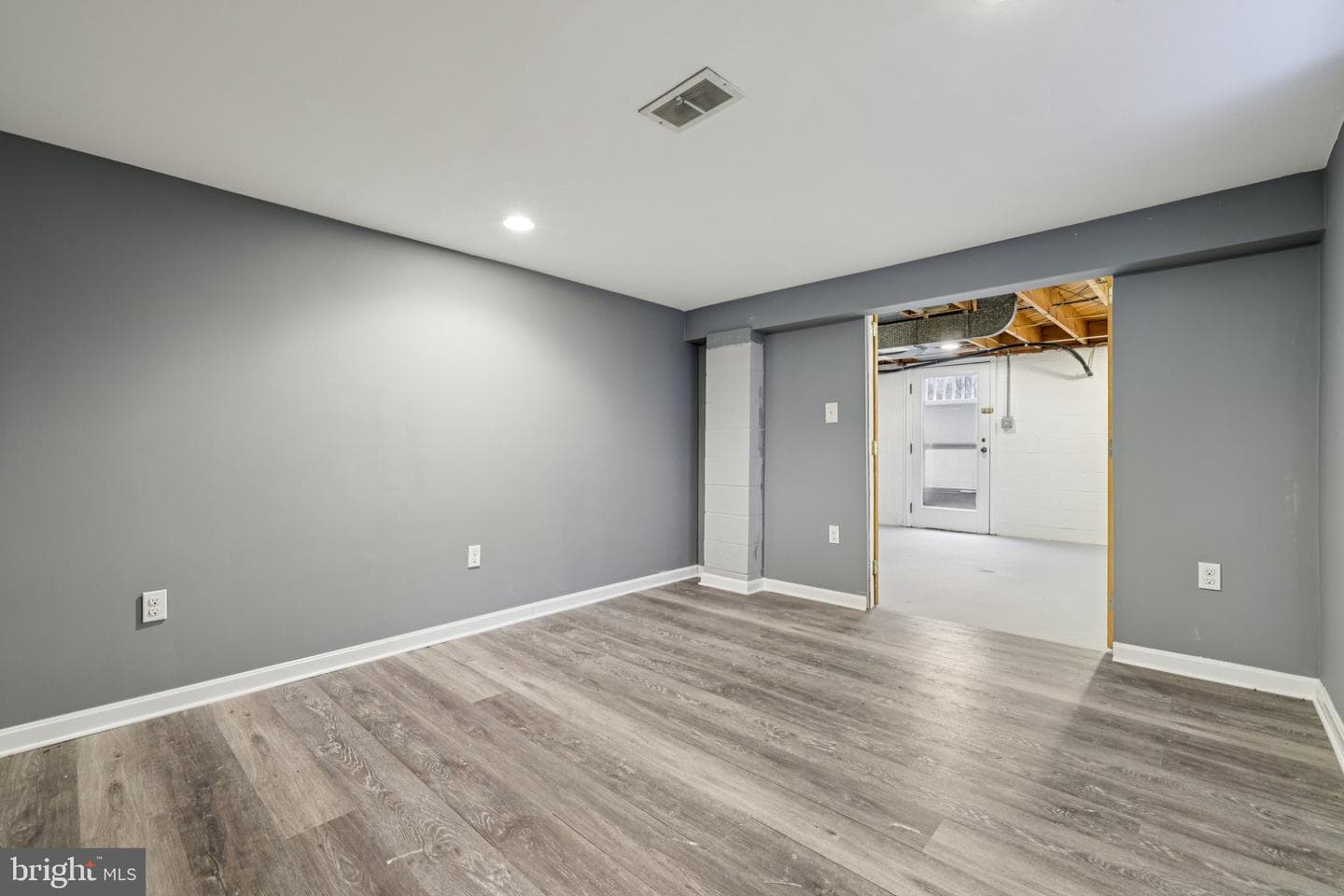 217 Woodpoint Avenue photo 25