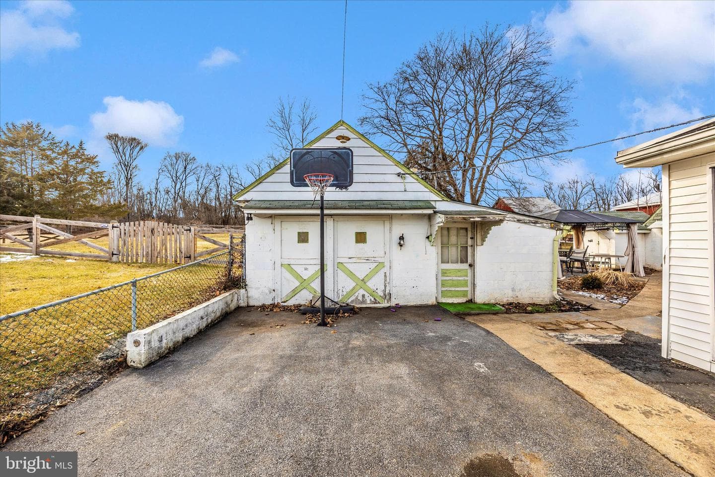 811 Antietam Drive photo 32